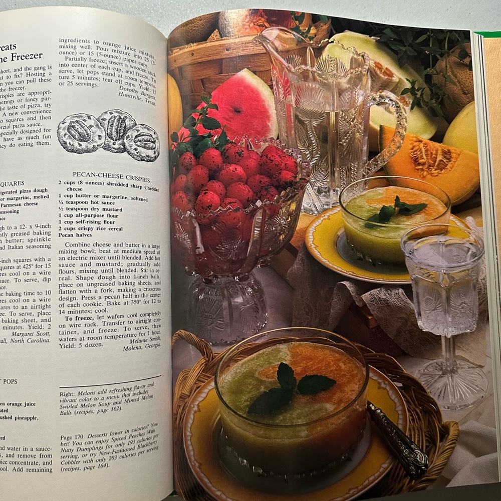 1987 Southern Living Cookbook Collection - Picture 2 of 3
